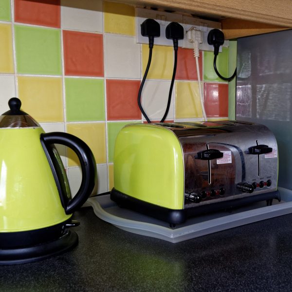 Canva-Kitchen-Toaster-Kettle-Home-Cooking-Food-600x600