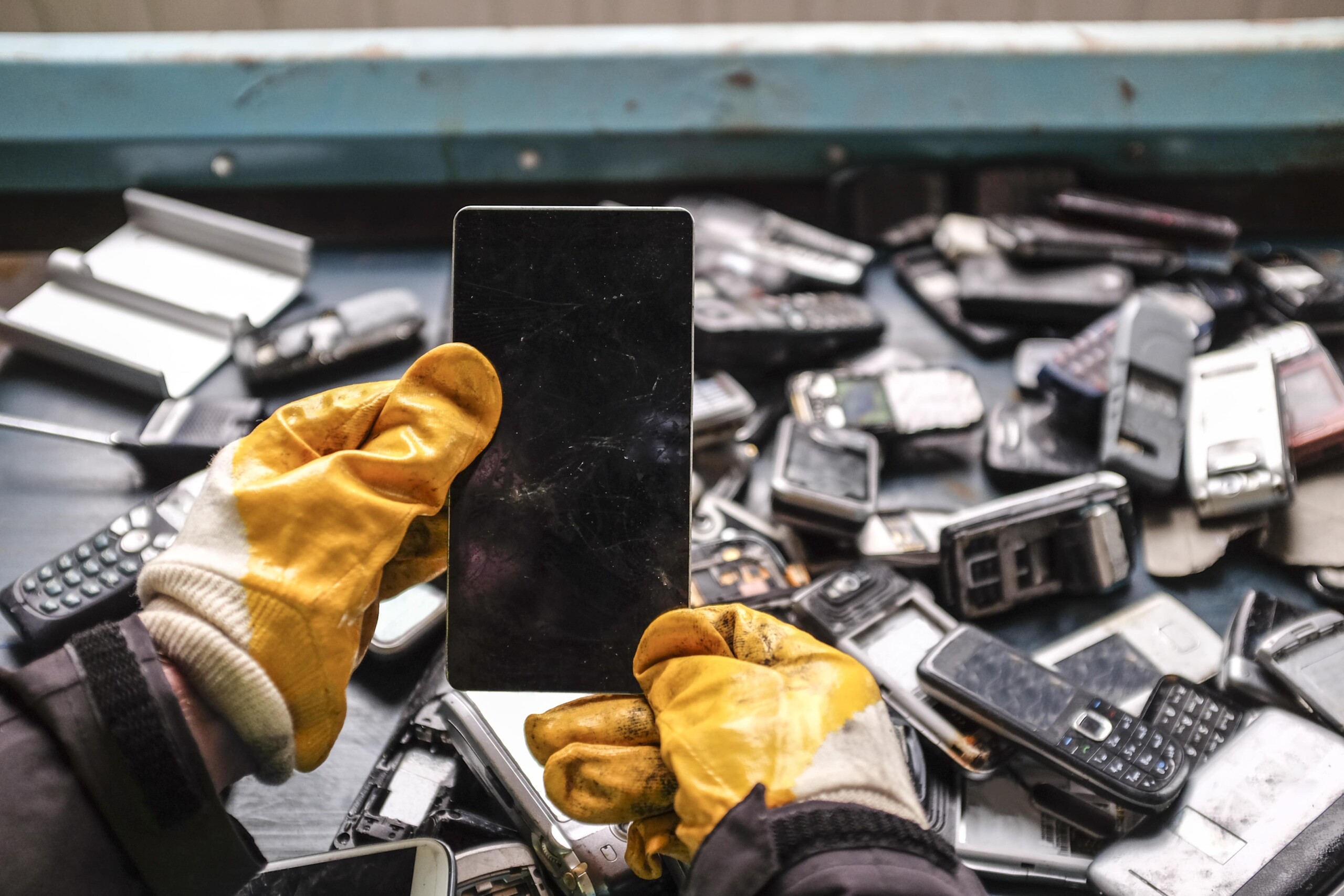 photo of mobile phones being recycled